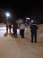 Talkoolaiset työssään.